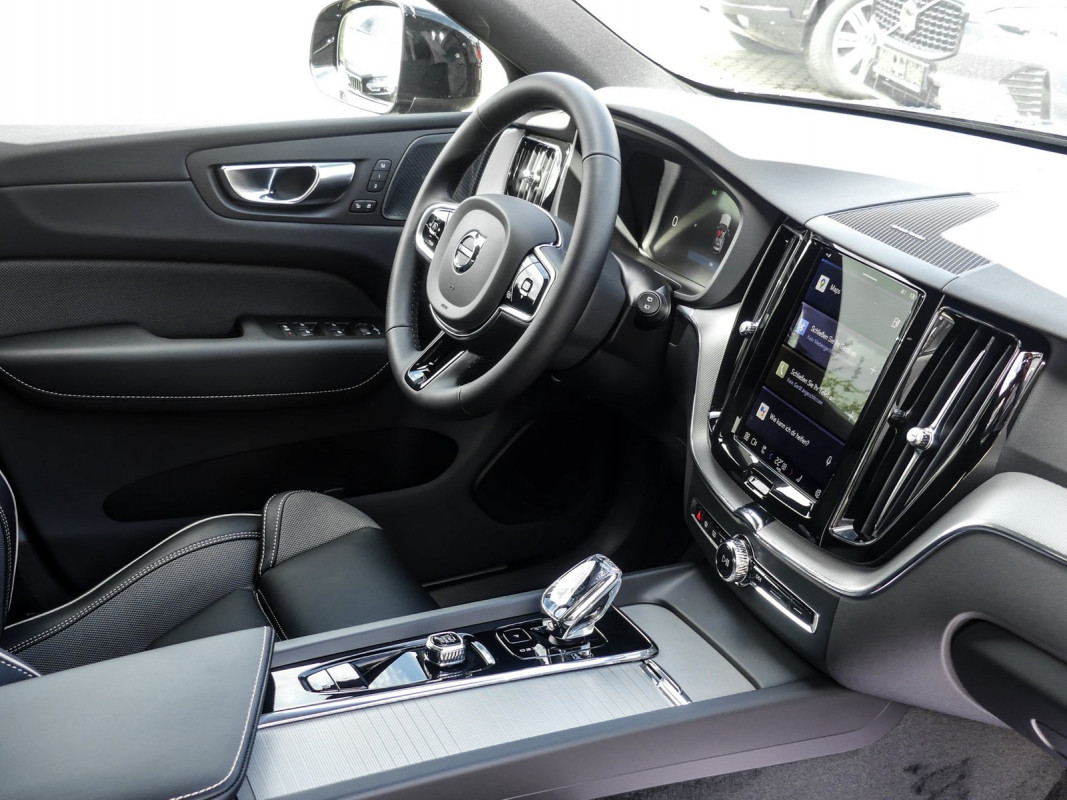 Volvo XC60 Recharge T6 AWD - SUV/Off-road - Blau - Neuwagen - Bild 3