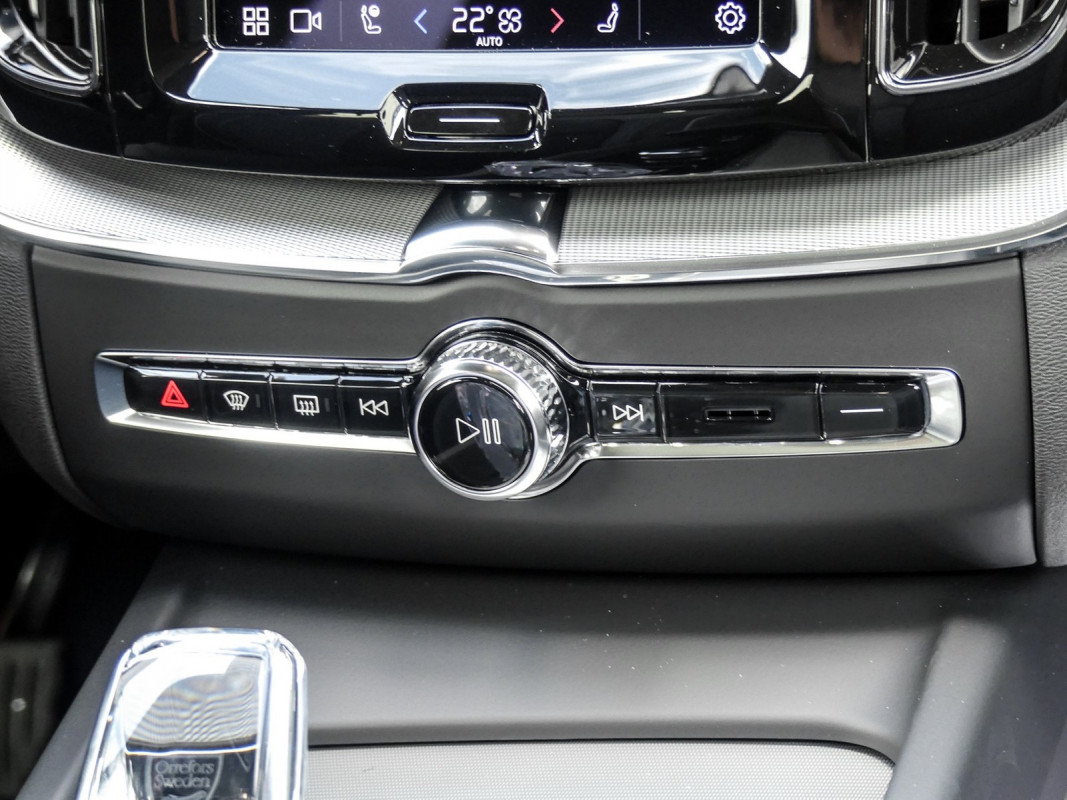 Volvo XC60 Recharge T6 AWD - SUV/Off-road - Blau - Neuwagen - Bild 9