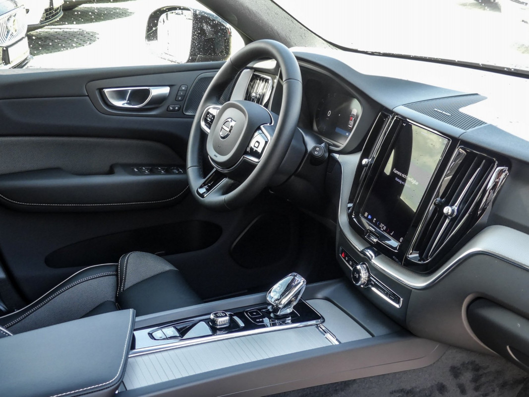 Volvo XC60 Recharge T6 AWD - SUV/Off-road - Blau - Neuwagen - Bild 3