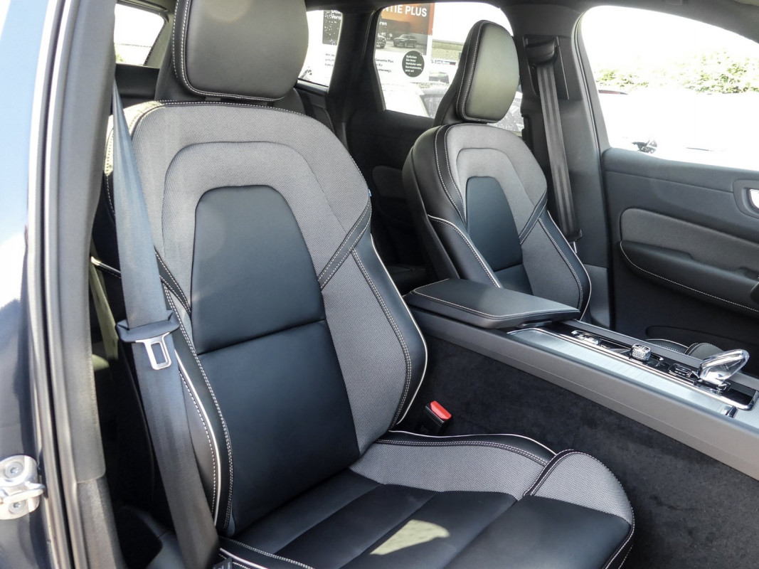 Volvo XC60 Recharge T6 AWD - SUV/Off-road - Blau - Neuwagen - Bild 6