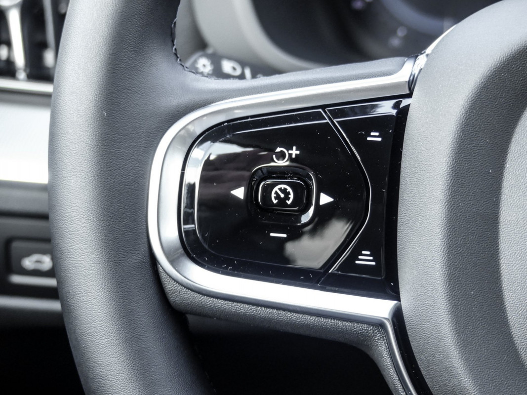 Volvo XC60 Recharge T6 AWD - SUV/Off-road - Blau - Neuwagen - Bild 13