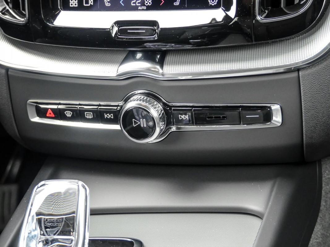 Volvo XC60 Recharge T6 AWD - SUV/Off-road - Schwarz - Neuwagen - Bild 9