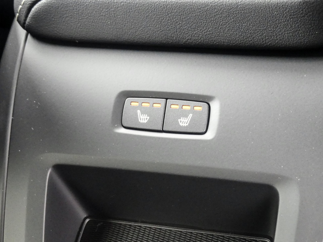Volvo XC60 Recharge T6 AWD - SUV/Off-road - Schwarz - Neuwagen - Bild 14