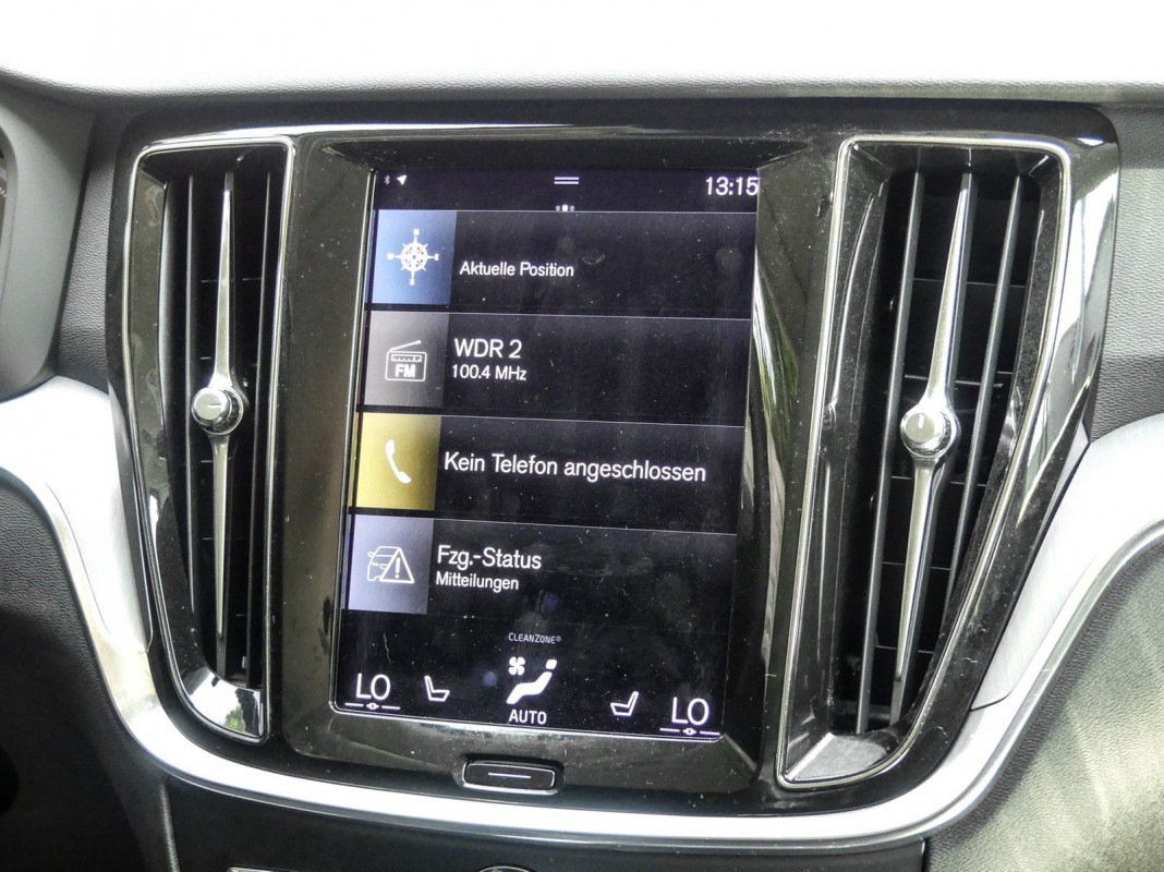 Volvo V60 T6 AWD Recharge - Kombi - Weiss - Gebrauchtwagen - Bild 9
