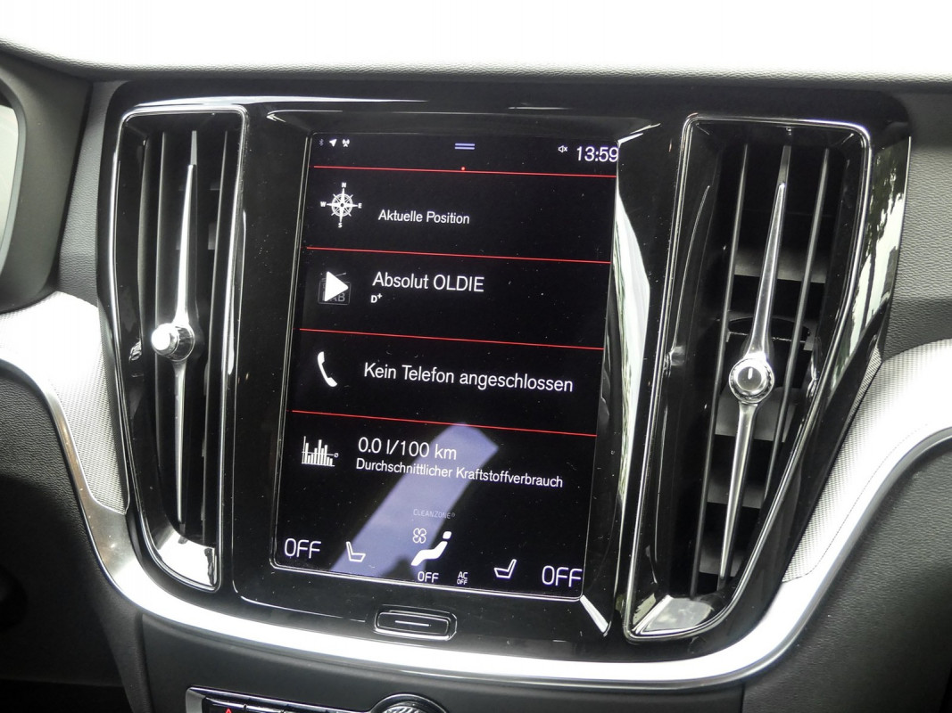Volvo V60 T6 AWD Recharge - Kombi - Weiss - Gebrauchtwagen - Bild 9
