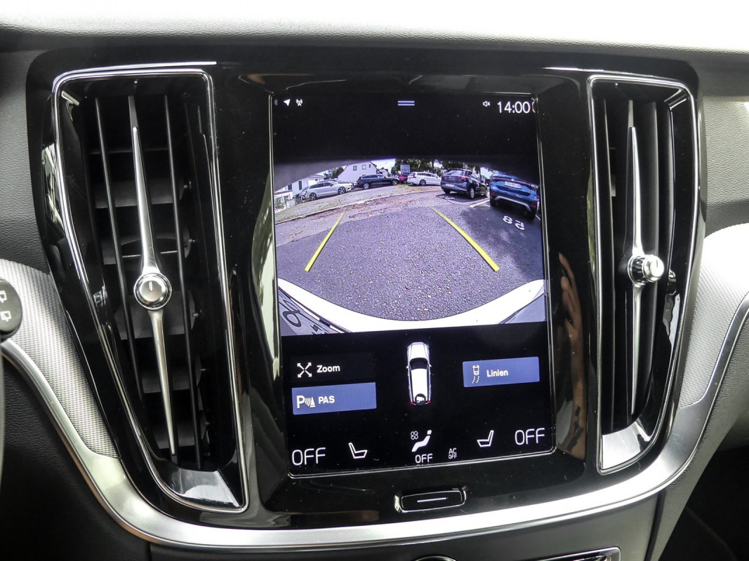 Volvo V60 T6 AWD Recharge - Kombi - Weiss - Gebrauchtwagen - Bild 10