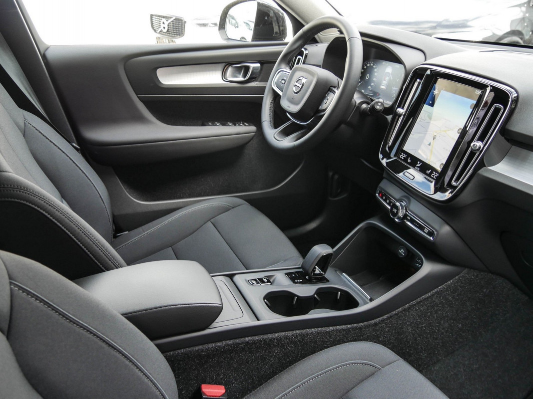 Volvo XC40 T3 - SUV/Off-road - Schwarz - Gebrauchtwagen - Bild 3