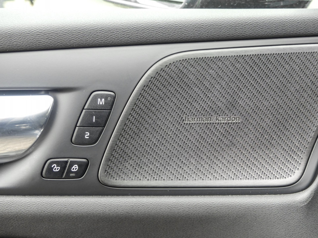 Volvo V60 D4 FWD Inscription - Harman & Kardon - Kombi - Blau - Gebrauchtwagen - Bild 13