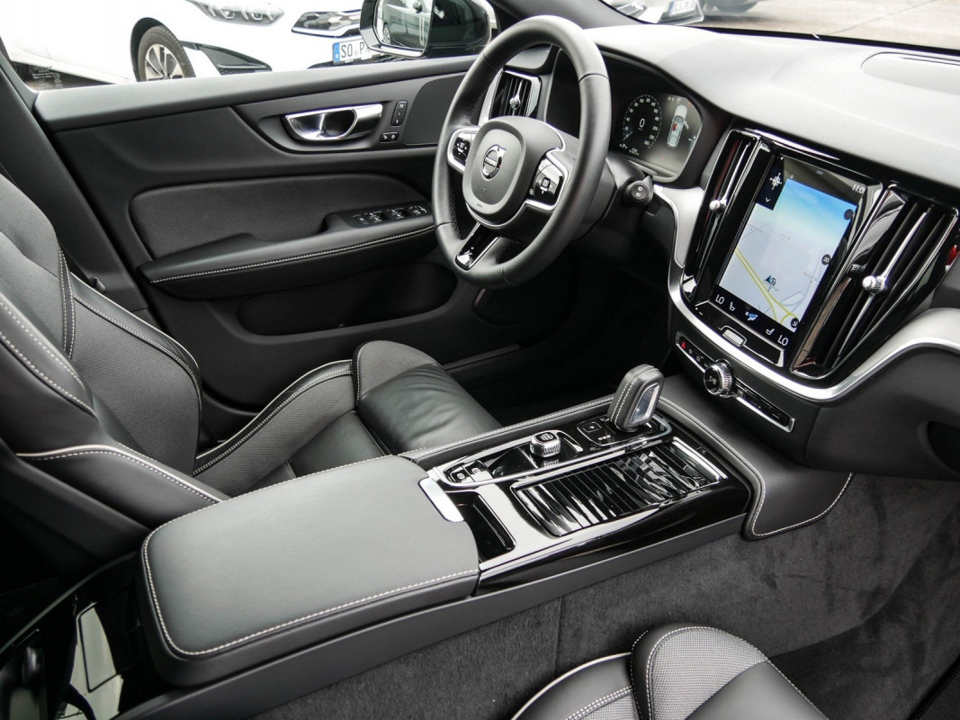 Volvo V60 - Kombi - Schwarz - Gebrauchtwagen - Bild 3
