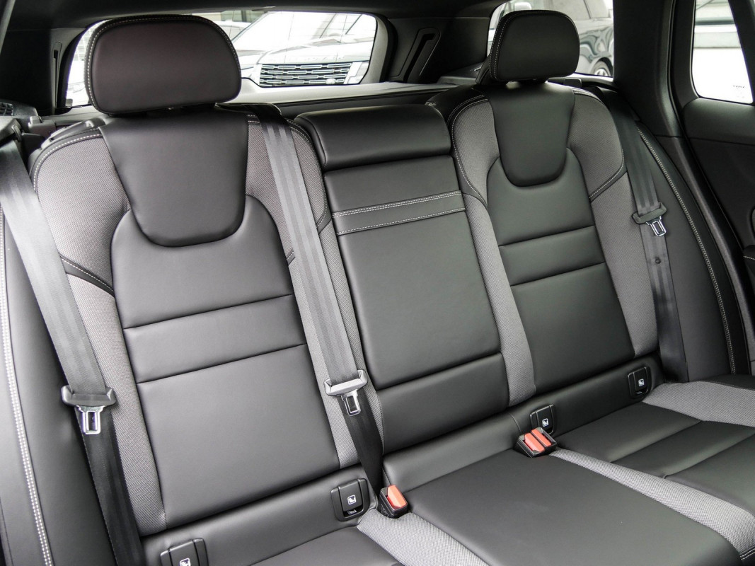 Volvo V60 - Kombi - Schwarz - Gebrauchtwagen - Bild 5