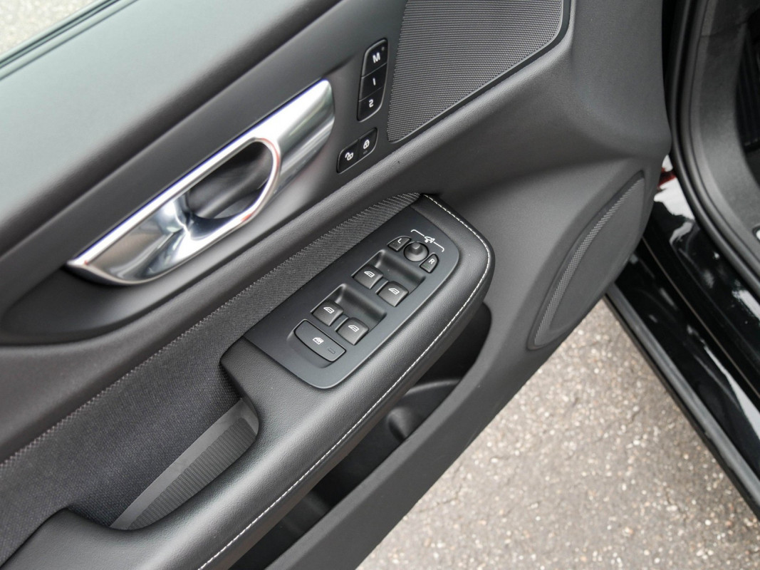 Volvo V60 - Kombi - Schwarz - Gebrauchtwagen - Bild 15