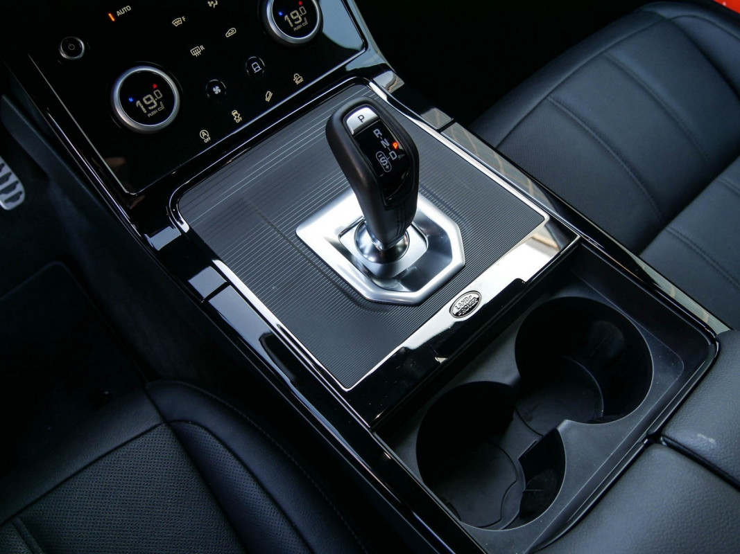 Land Rover Range Rover Evoque D165 AWD R-Dynamic SE - SUV/Off-road - Schwarz - Gebrauchtwagen - Bild 9