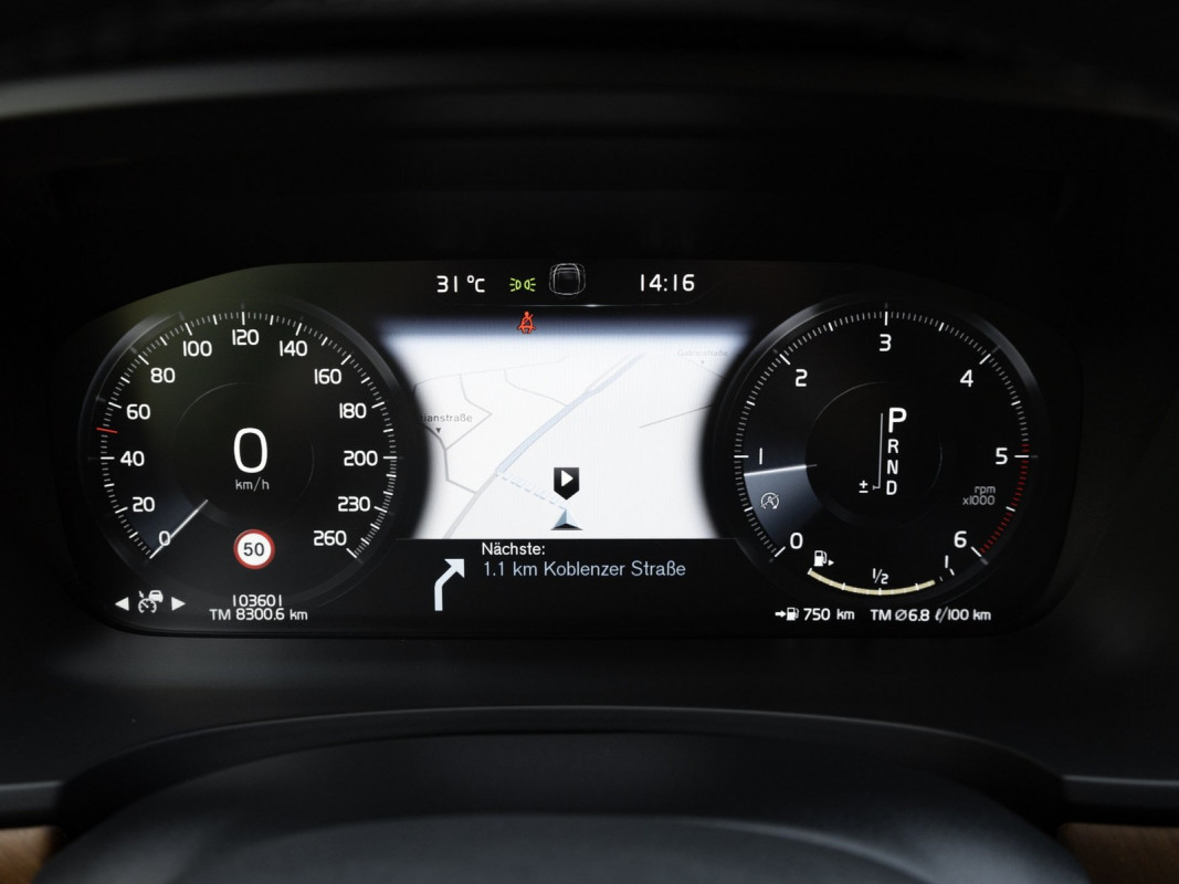 Volvo V90 D4 - Kombi - Schwarz - Gebrauchtwagen - Bild 12