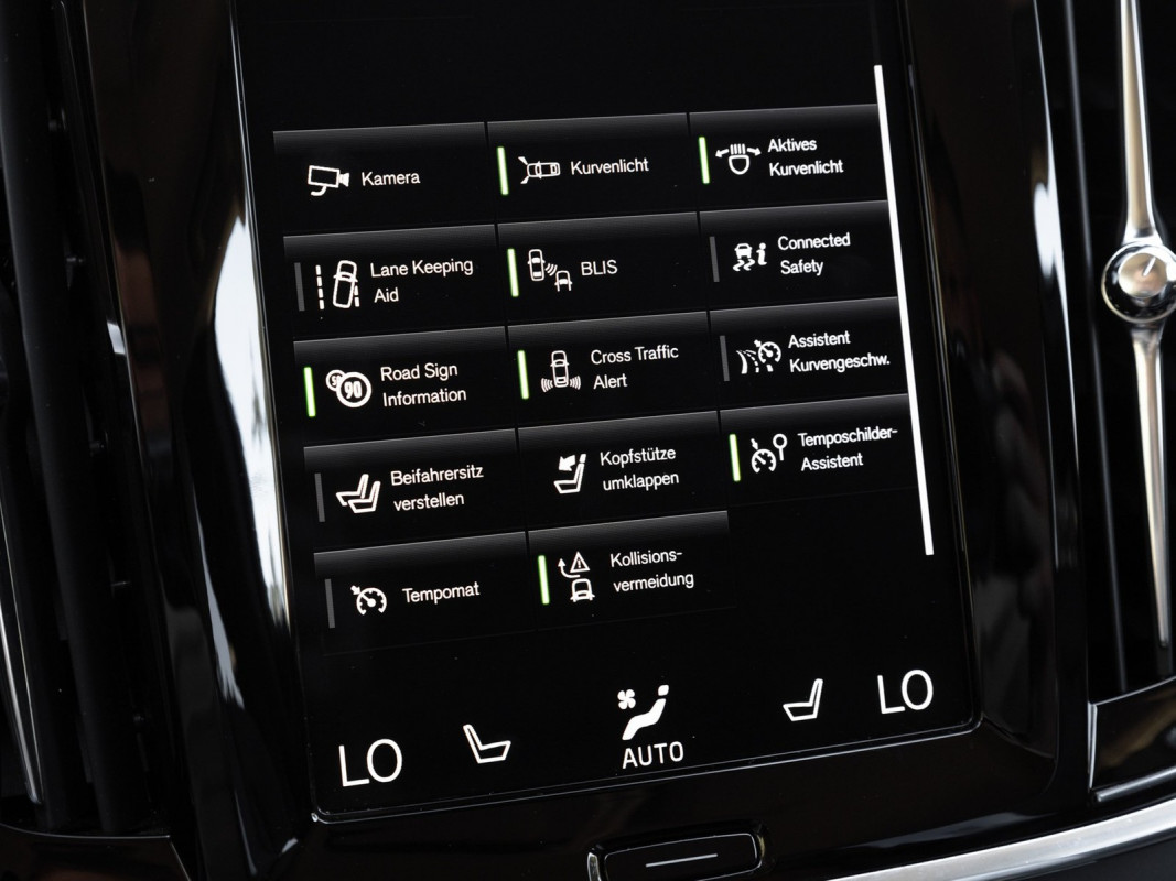 Volvo V90 D4 - Kombi - Schwarz - Gebrauchtwagen - Bild 14