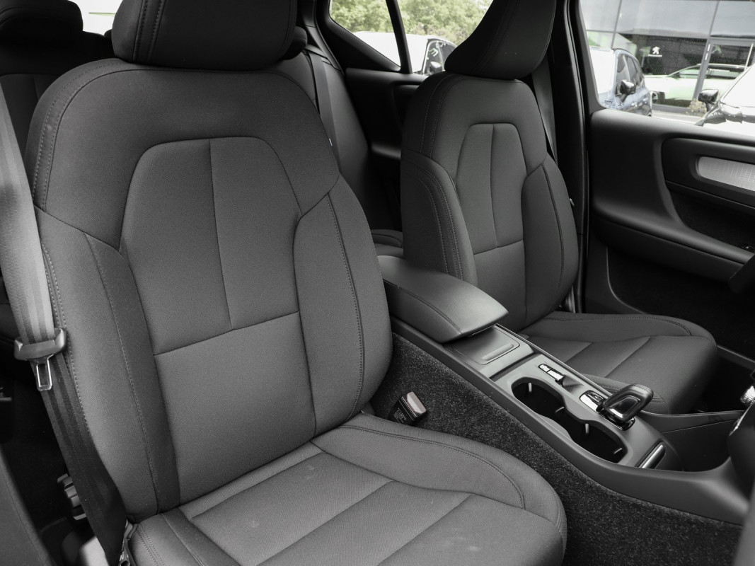 Volvo XC40 T3 - SUV/Off-road - Weiss - Gebrauchtwagen - Bild 7