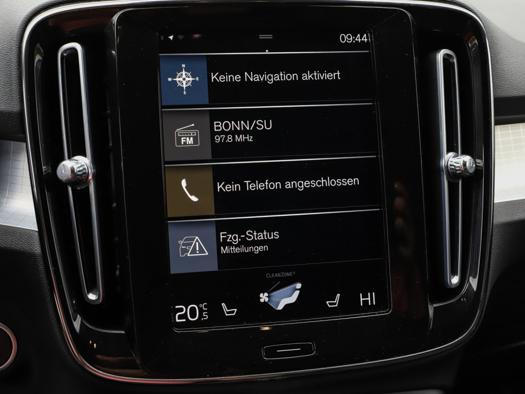 Volvo XC40 T3 - SUV/Off-road - Weiss - Gebrauchtwagen - Bild 13
