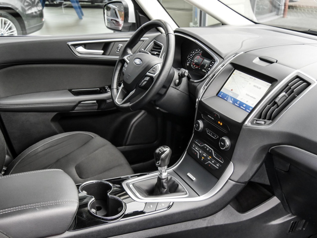 Ford S-Max 2.0 EcoBlue - Van/Minibus - Weiss - Gebrauchtwagen - Bild 3