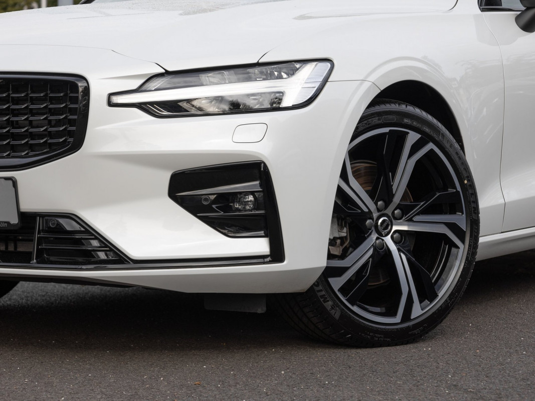 Volvo V60 B4 (D) - Kombi - Weiss - Gebrauchtwagen - Bild 6