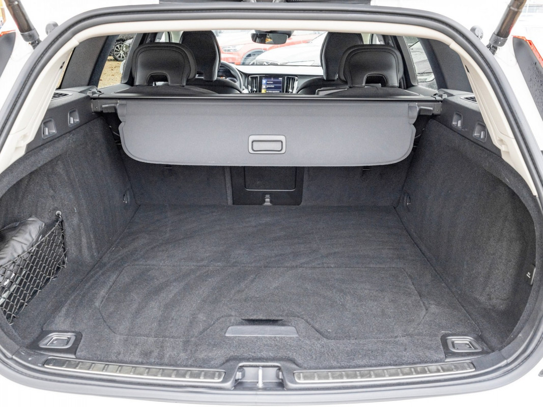 Volvo V60 T6 - Kombi - Weiss - Gebrauchtwagen - Bild 9