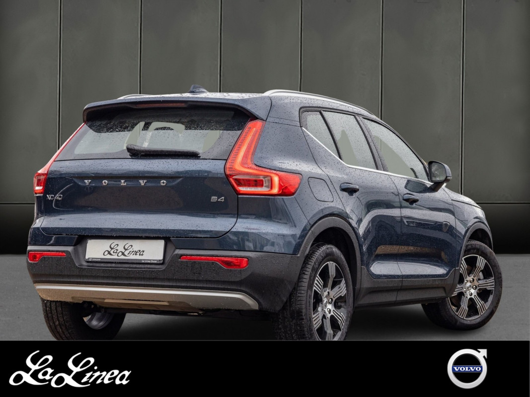 Volvo XC40 B4 - SUV/Off-road - Blau - Gebrauchtwagen - Bild 2