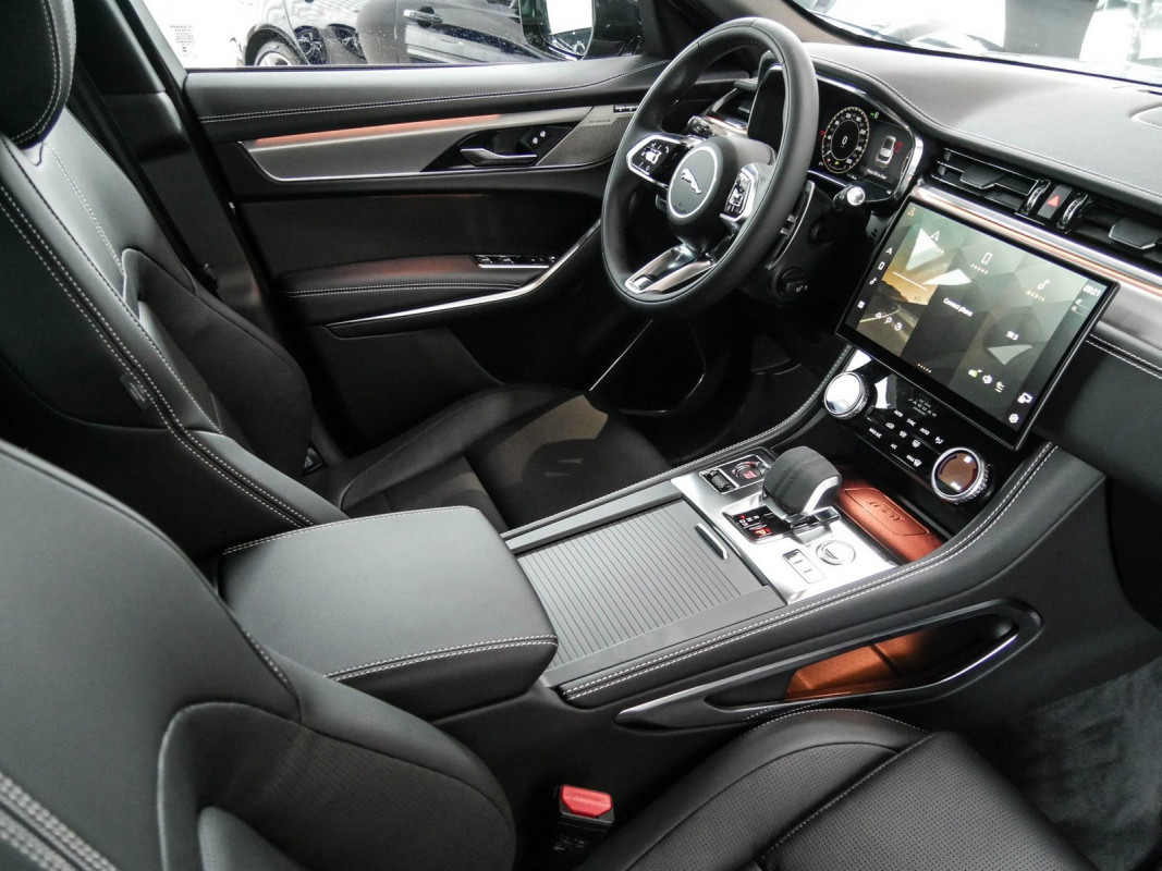 Jaguar f pace d200 r dynamic se deals