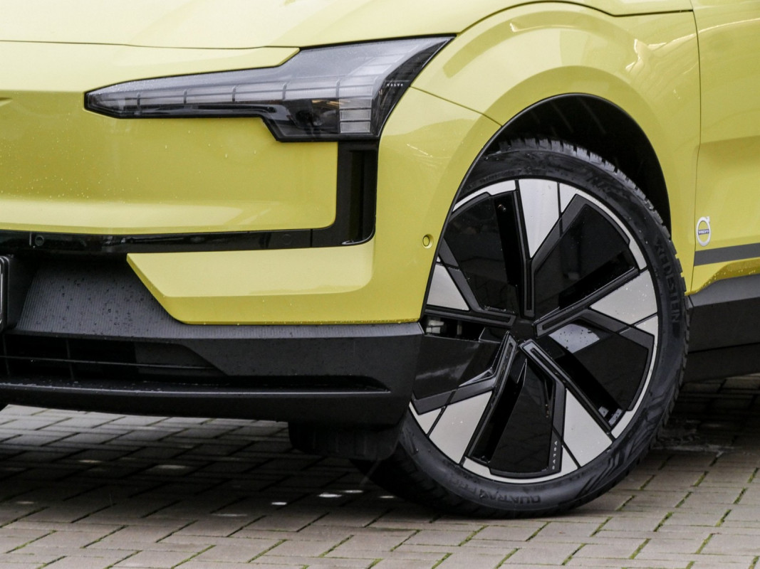 Volvo EX30 Single Motor Extended Range - SUV/Off-road - Gelb - Gebrauchtwagen - Bild 5
