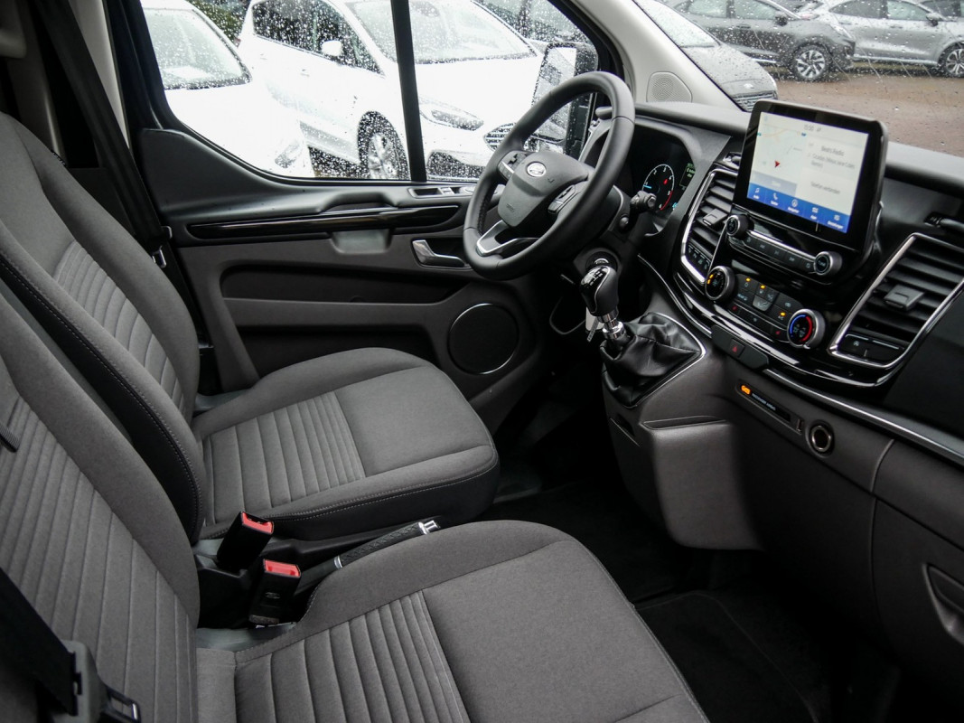 Ford Tourneo Custom Titanium L2 - Nutzfahrzeug - Schwarz - Gebrauchtwagen - Bild 3