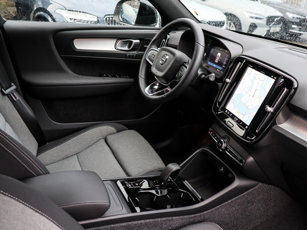Volvo XC40 B4 (B) - SUV/Off-road - Weiss - Gebrauchtwagen - Bild 3