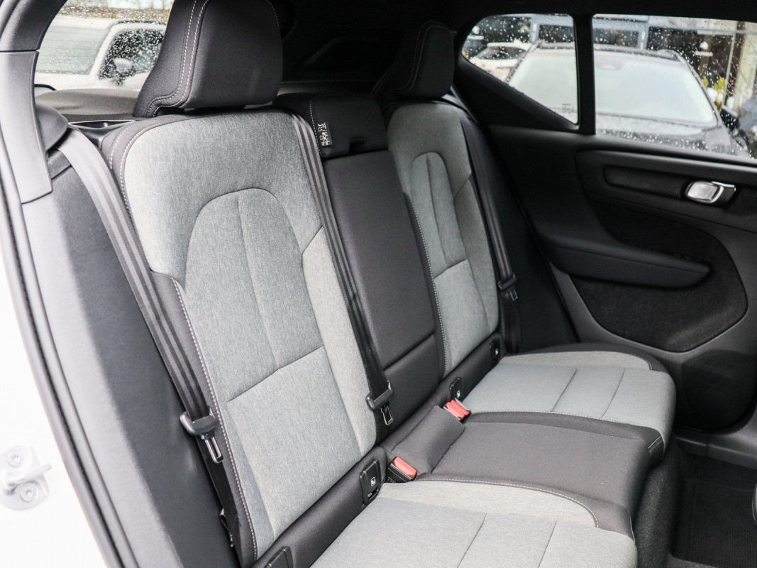 Volvo XC40 B4 (B) - SUV/Off-road - Weiss - Gebrauchtwagen - Bild 5
