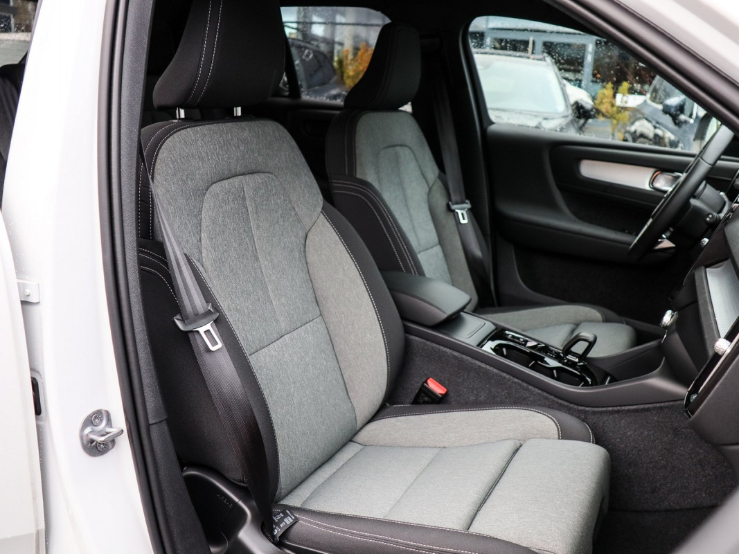 Volvo XC40 B4 (B) - SUV/Off-road - Weiss - Gebrauchtwagen - Bild 7