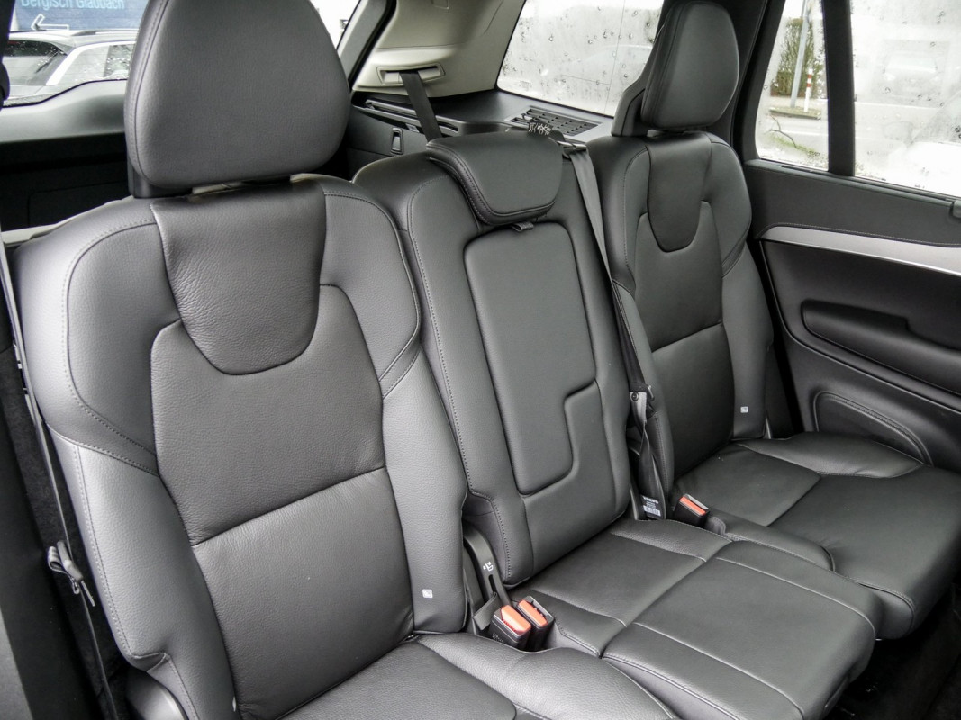 Volvo XC90 B5 D AWD - SUV/Off-road - Schwarz - Gebrauchtwagen - Bild 5