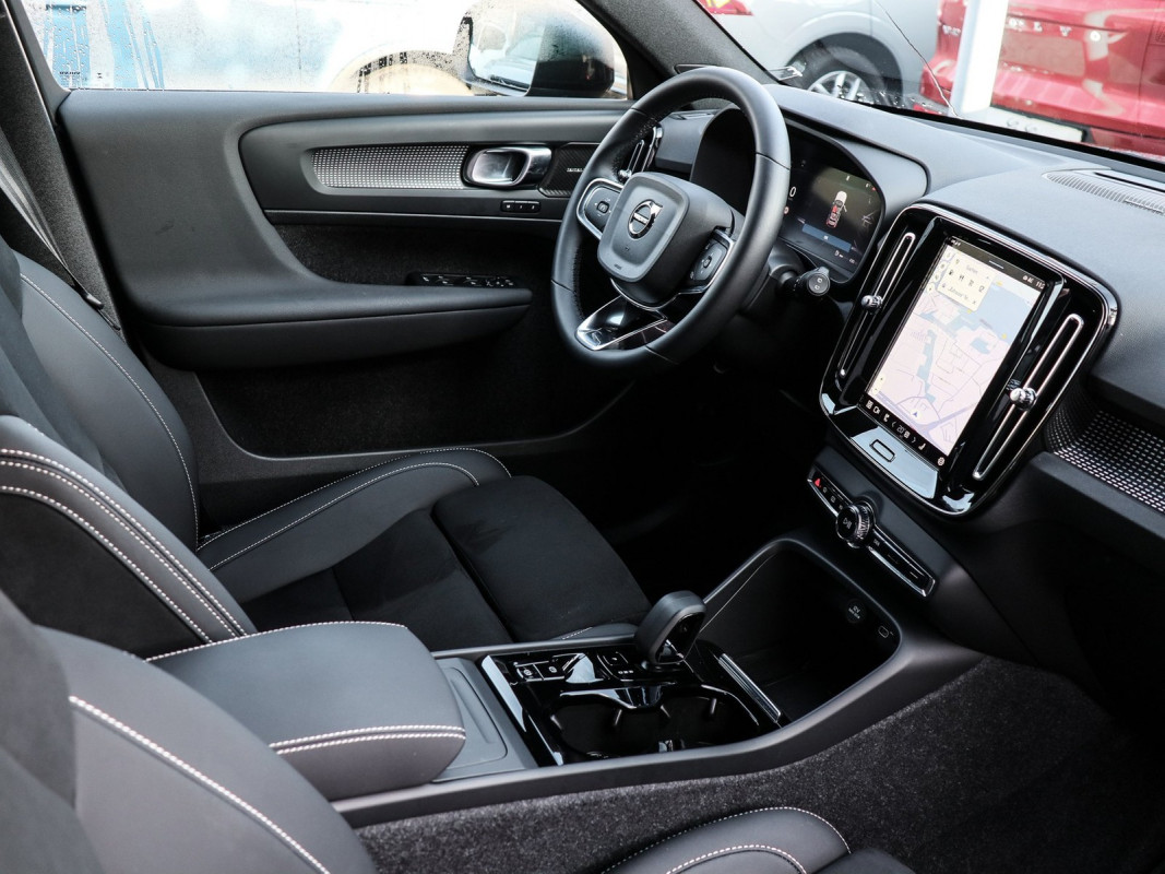 Volvo XC40 B3 (B) - SUV/Off-road - Schwarz - Gebrauchtwagen - Bild 3