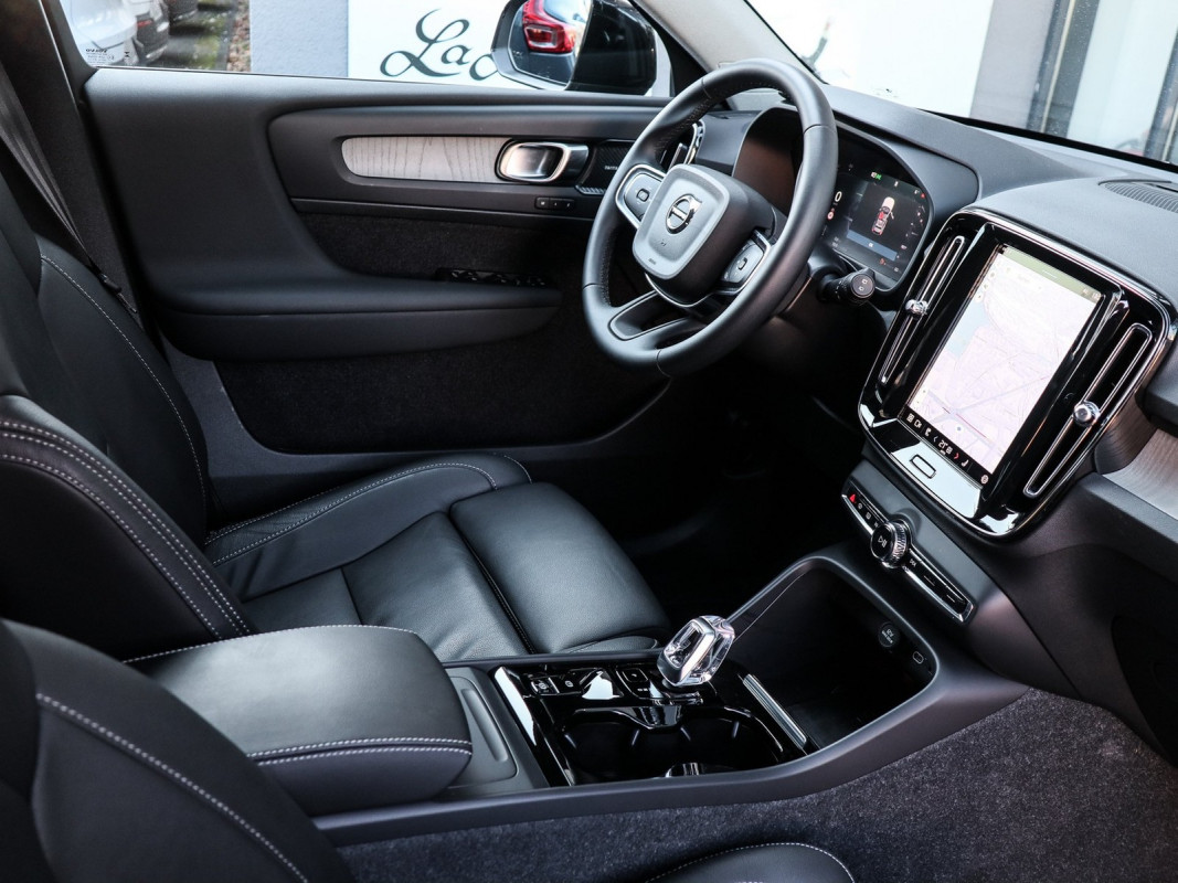 Volvo XC40 B4 (B) - SUV/Off-road - Schwarz - Gebrauchtwagen - Bild 5