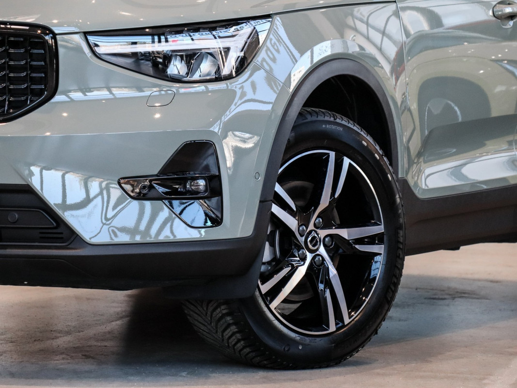 Volvo XC40 B4 (B) - SUV/Off-road - Grün - Gebrauchtwagen - Bild 6