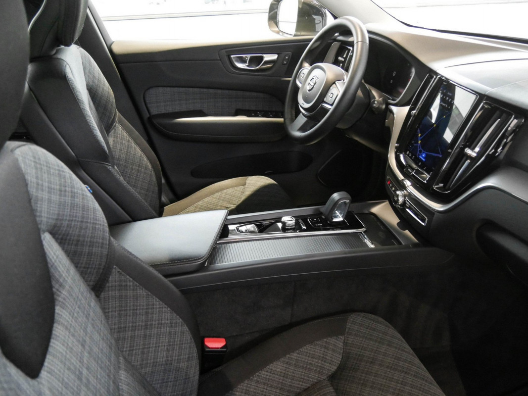 Volvo XC60 - SUV/Off-road - Grau - Gebrauchtwagen - Bild 3