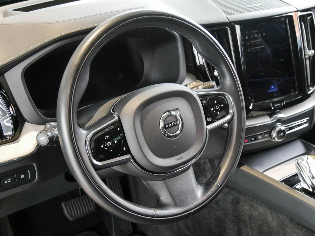 Volvo XC60 - SUV/Off-road - Schwarz - Gebrauchtwagen - Bild 9