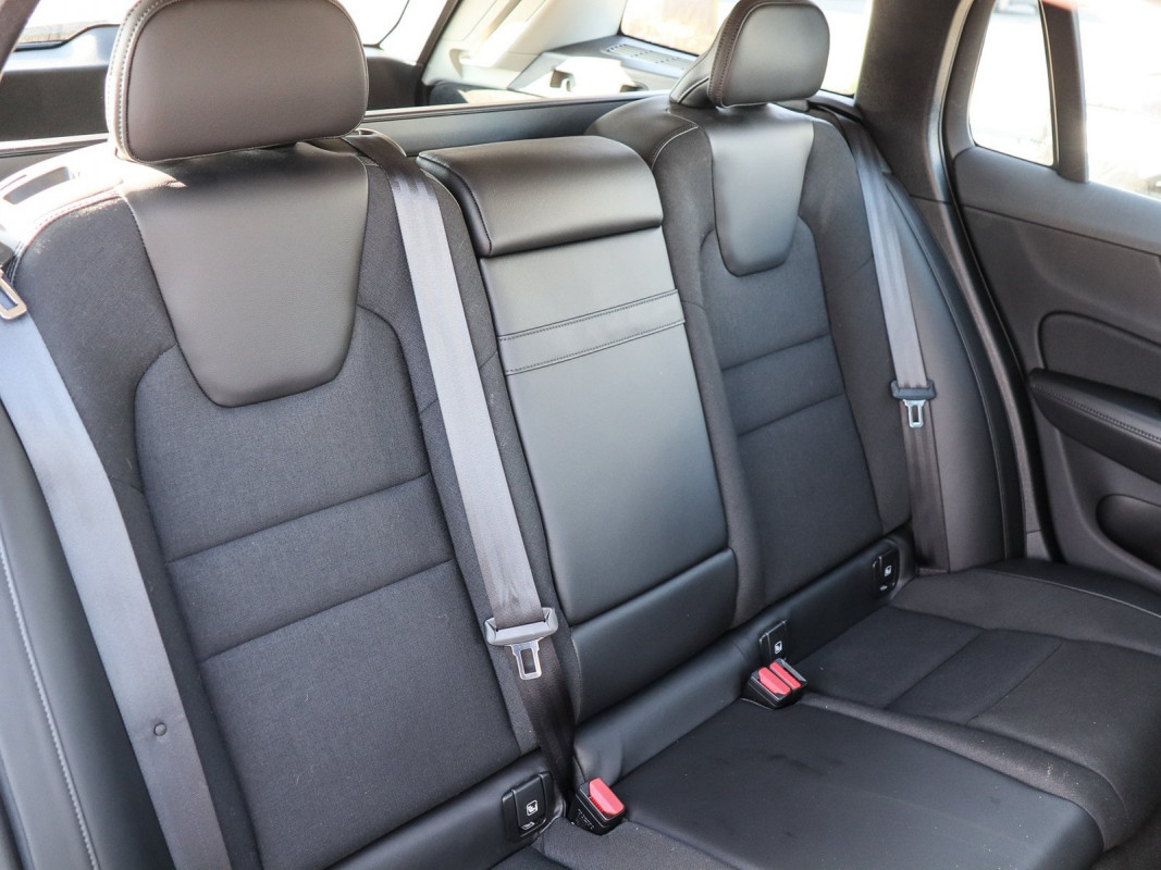 Volvo V60 Kombi T6 - Kombi - Blau - Gebrauchtwagen - Bild 5