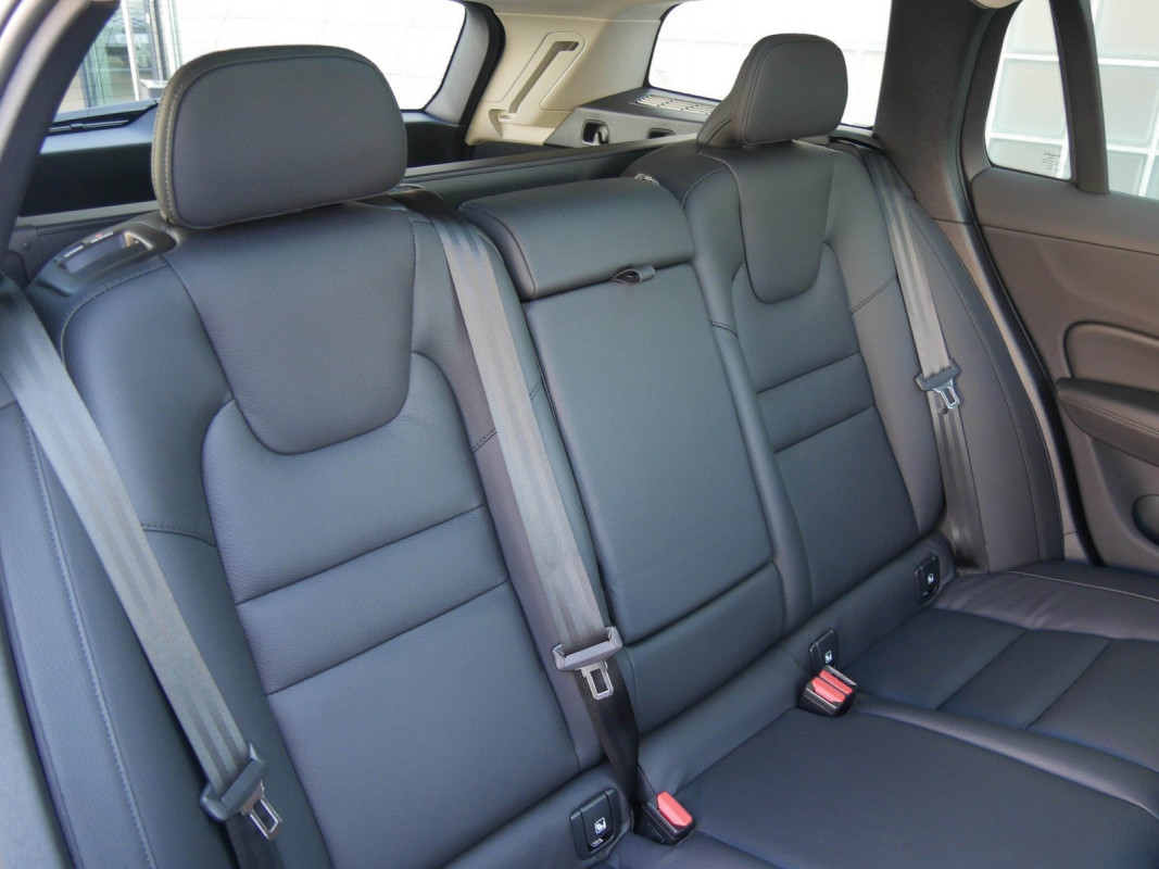 Volvo V60 - Kombi - Silber - Gebrauchtwagen - Bild 5