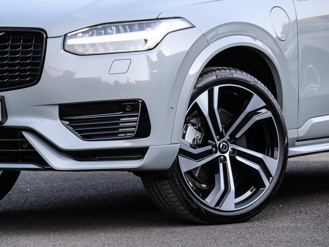 Volvo XC90 T8 AWD Recharge - SUV/Off-road - Grau - Gebrauchtwagen - Bild 6