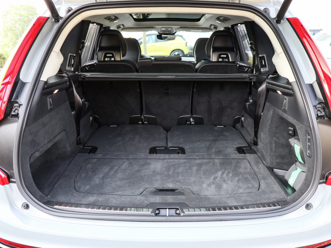 Volvo XC90 T8 AWD Recharge - SUV/Off-road - Grau - Gebrauchtwagen - Bild 11