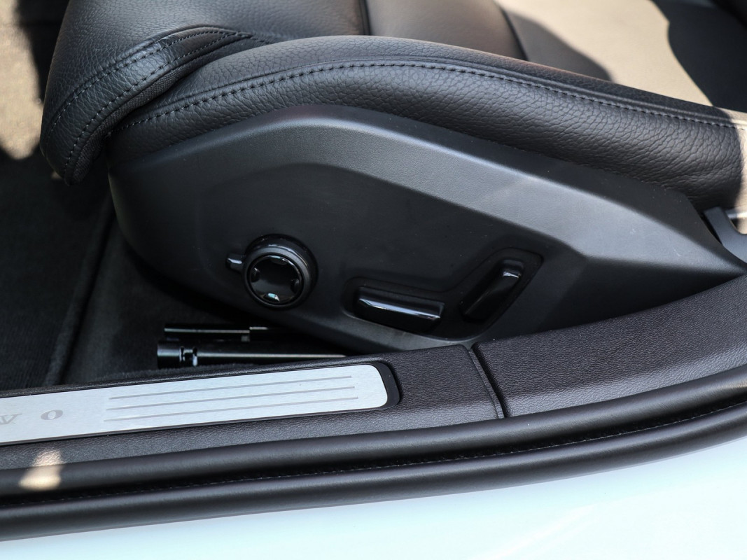 Volvo V60 B4 (B) - Kombi - Weiss - Gebrauchtwagen - Bild 13