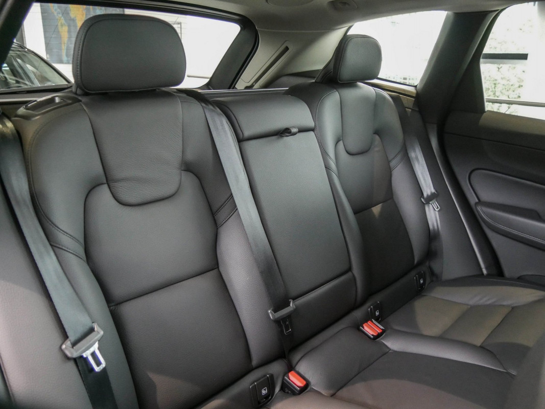 Volvo XC60 - SUV/Off-road - Schwarz - Gebrauchtwagen - Bild 5