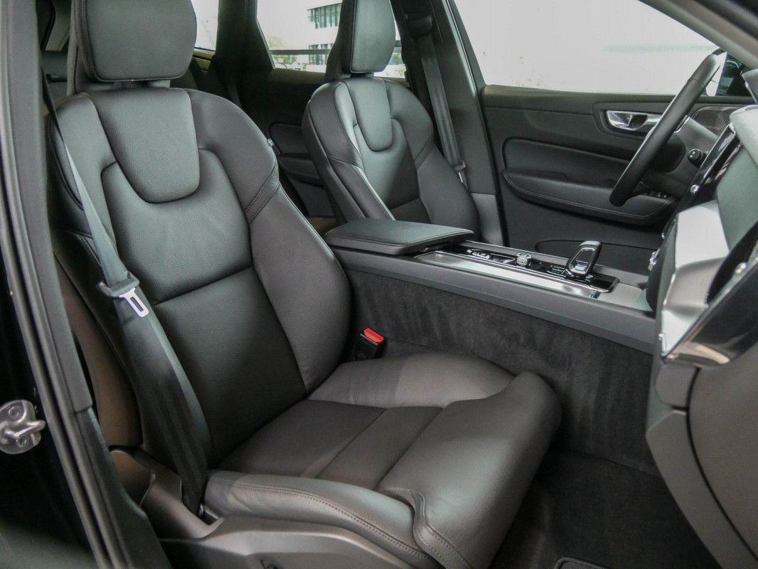 Volvo XC60 - SUV/Off-road - Schwarz - Gebrauchtwagen - Bild 7