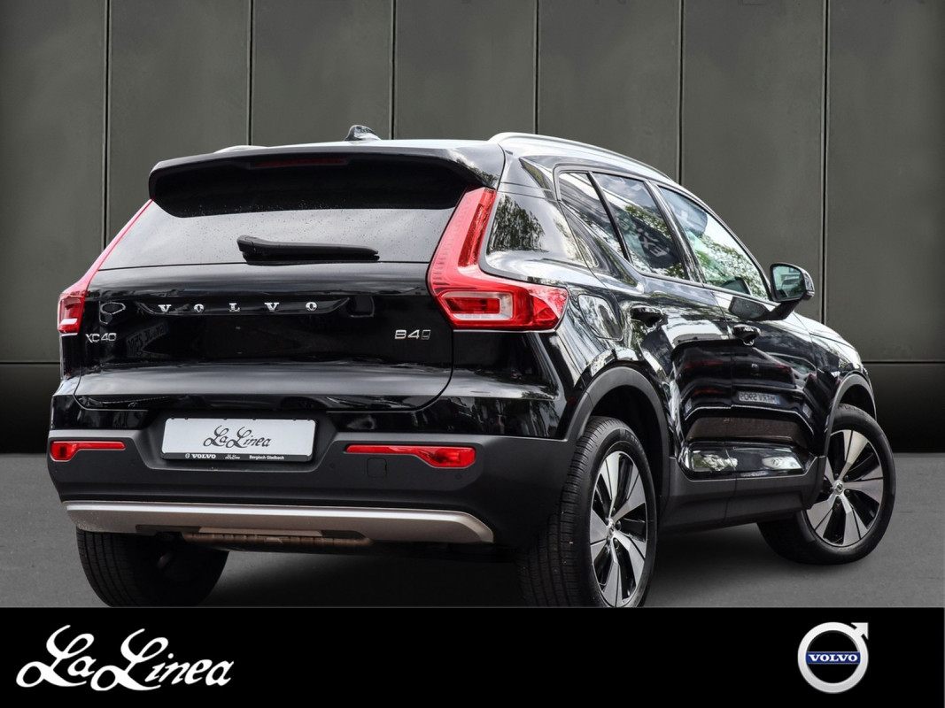 Volvo XC40 B4 Momentum Pro - SUV/Off-road - Schwarz - Gebrauchtwagen - Bild 2