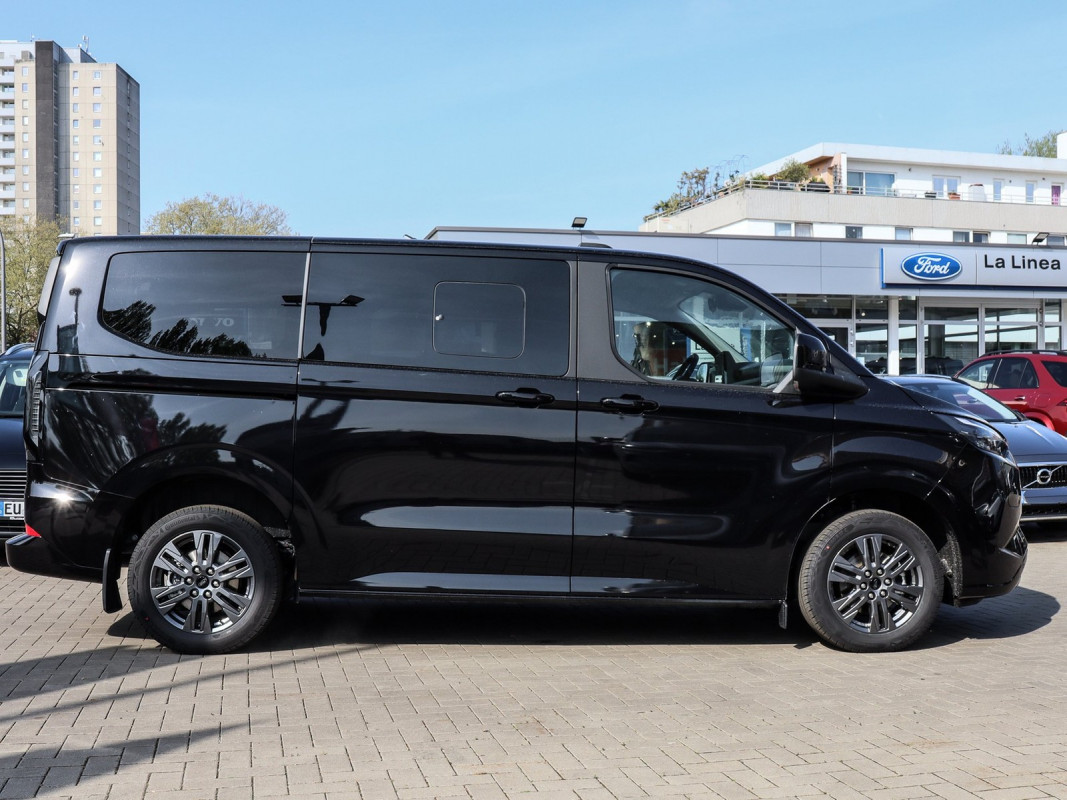 Ford Tourneo Custom Titanium L1 PHEV - Van/Minibus - Schwarz - Neuwagen - Bild 5
