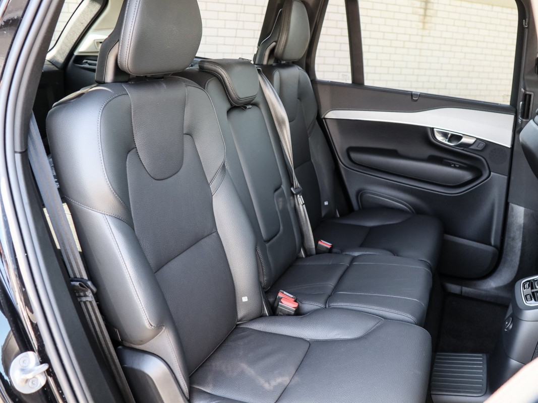 Volvo XC90 Recharge Plug-In Hybrid - SUV/Off-road - Schwarz - Gebrauchtwagen - Bild 5