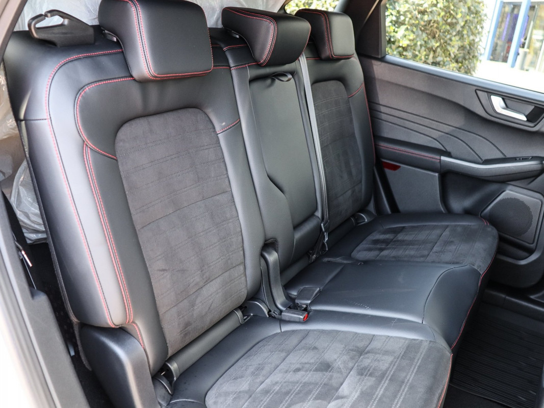 Ford Kuga - SUV/Off-road - Weiss - Gebrauchtwagen - Bild 5