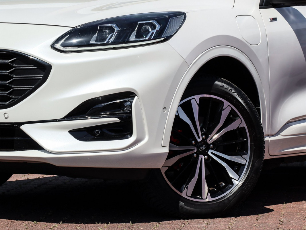 Ford Kuga - SUV/Off-road - Weiss - Gebrauchtwagen - Bild 6