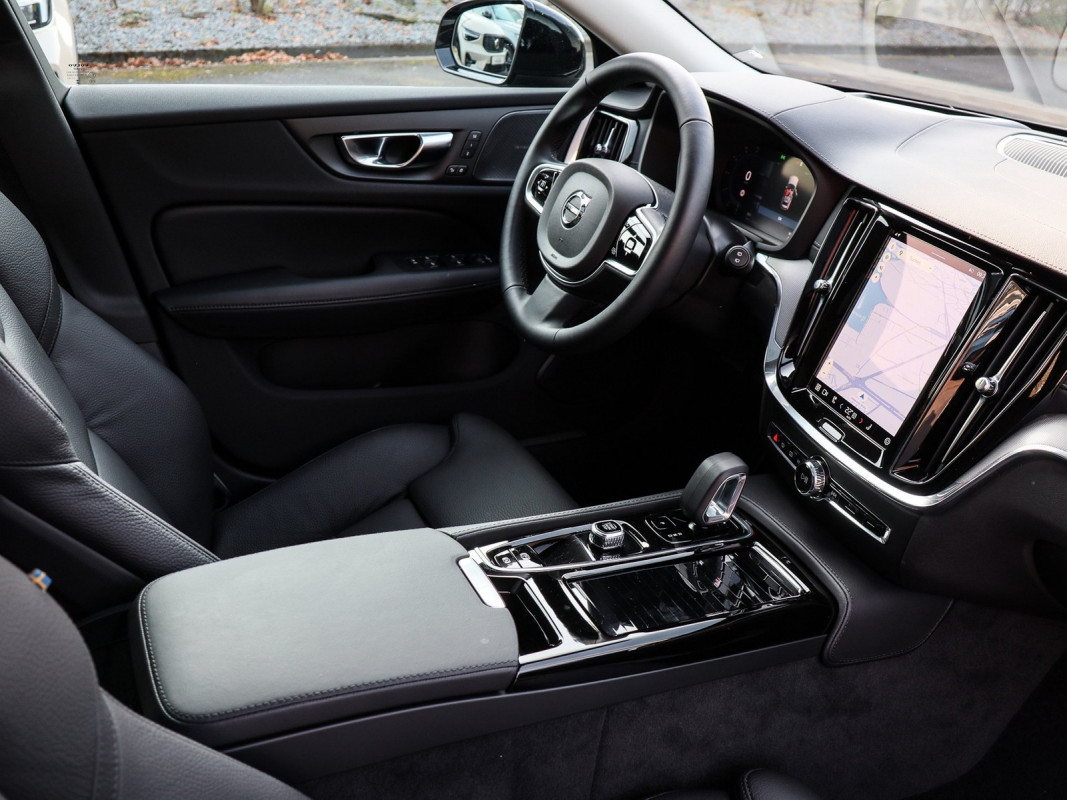 Volvo V60 T6 Recharge - Kombi - Grau - Gebrauchtwagen - Bild 3