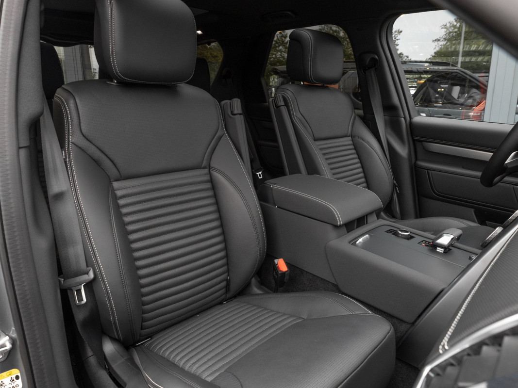 Land Rover Discovery 5 - SUV/Off-road - Grau - Gebrauchtwagen - Bild 4
